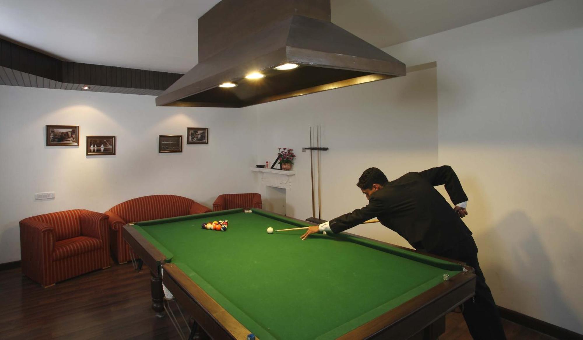 Shervani Hilltop Resort Nainital Exterior foto